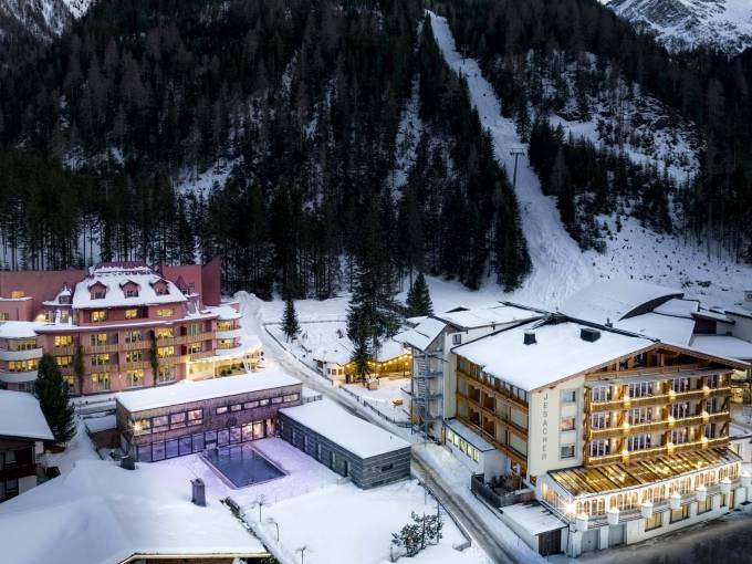 The Jesacherhof: a family hotel in East Tyrol Thumbnail